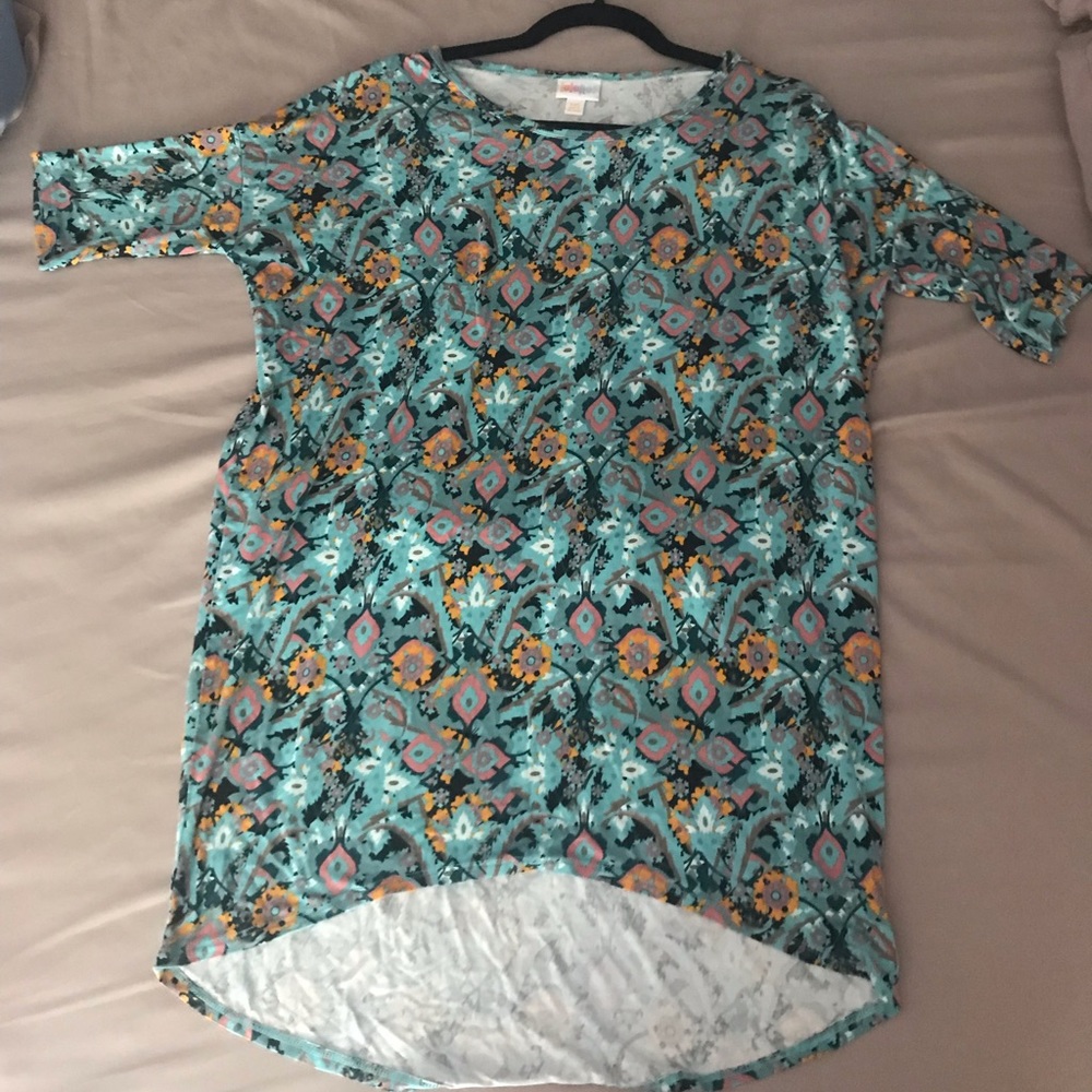 Lularoe Irma tee